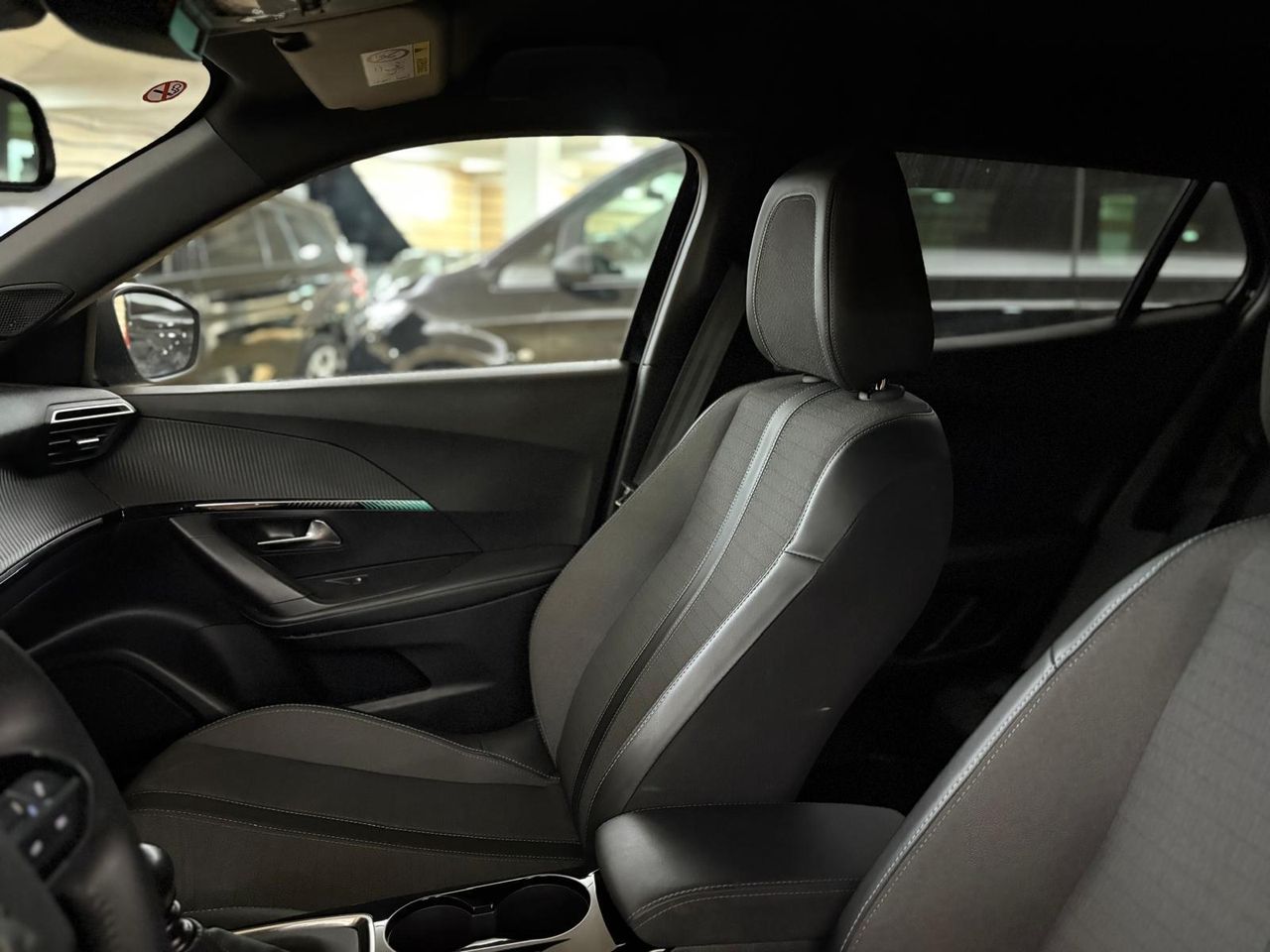 Peugeot 2008 Allure Puretech 100 S&S 6 Vel.  - Foto 2