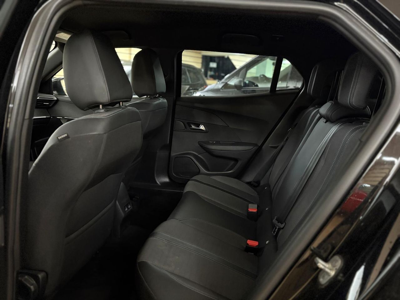 Peugeot 2008 Allure Puretech 100 S&S 6 Vel.  - Foto 2