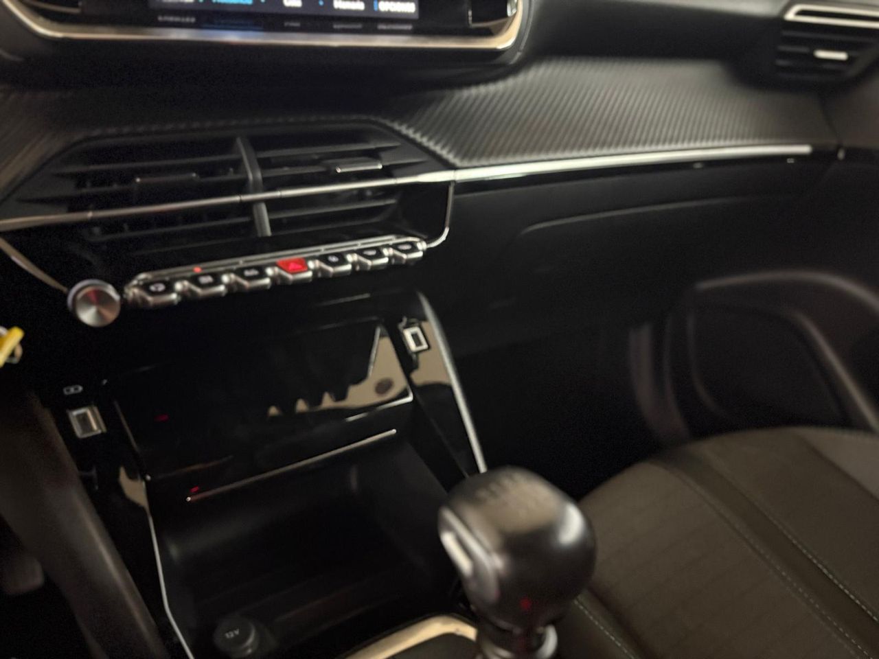 Peugeot 2008 Allure Puretech 100 S&S 6 Vel.  - Foto 2