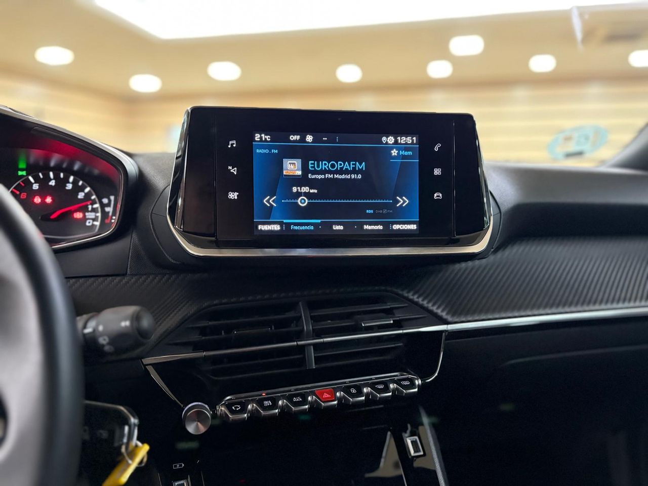 Peugeot 2008 Allure Puretech 100 S&S 6 Vel.  - Foto 2