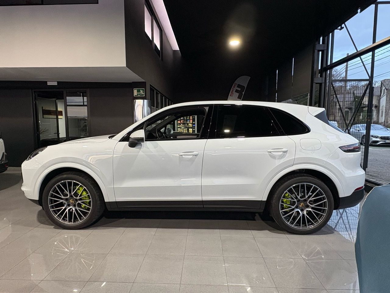 Porsche Cayenne E-Hybrid  - Foto 2