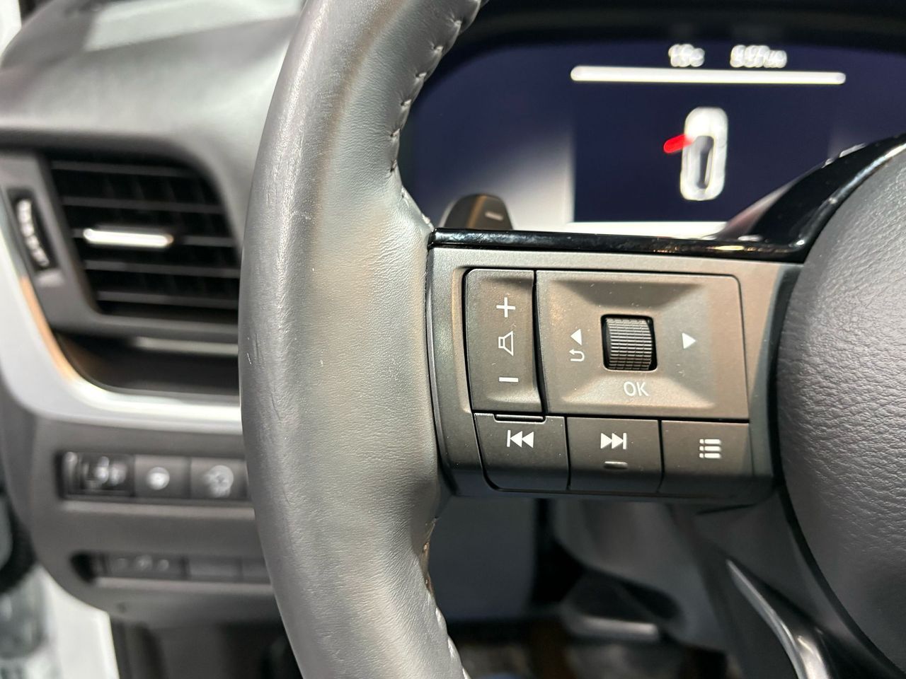 Nissan Qashqai DIG-T 116KW CVT N-CONNECTA  - Foto 2