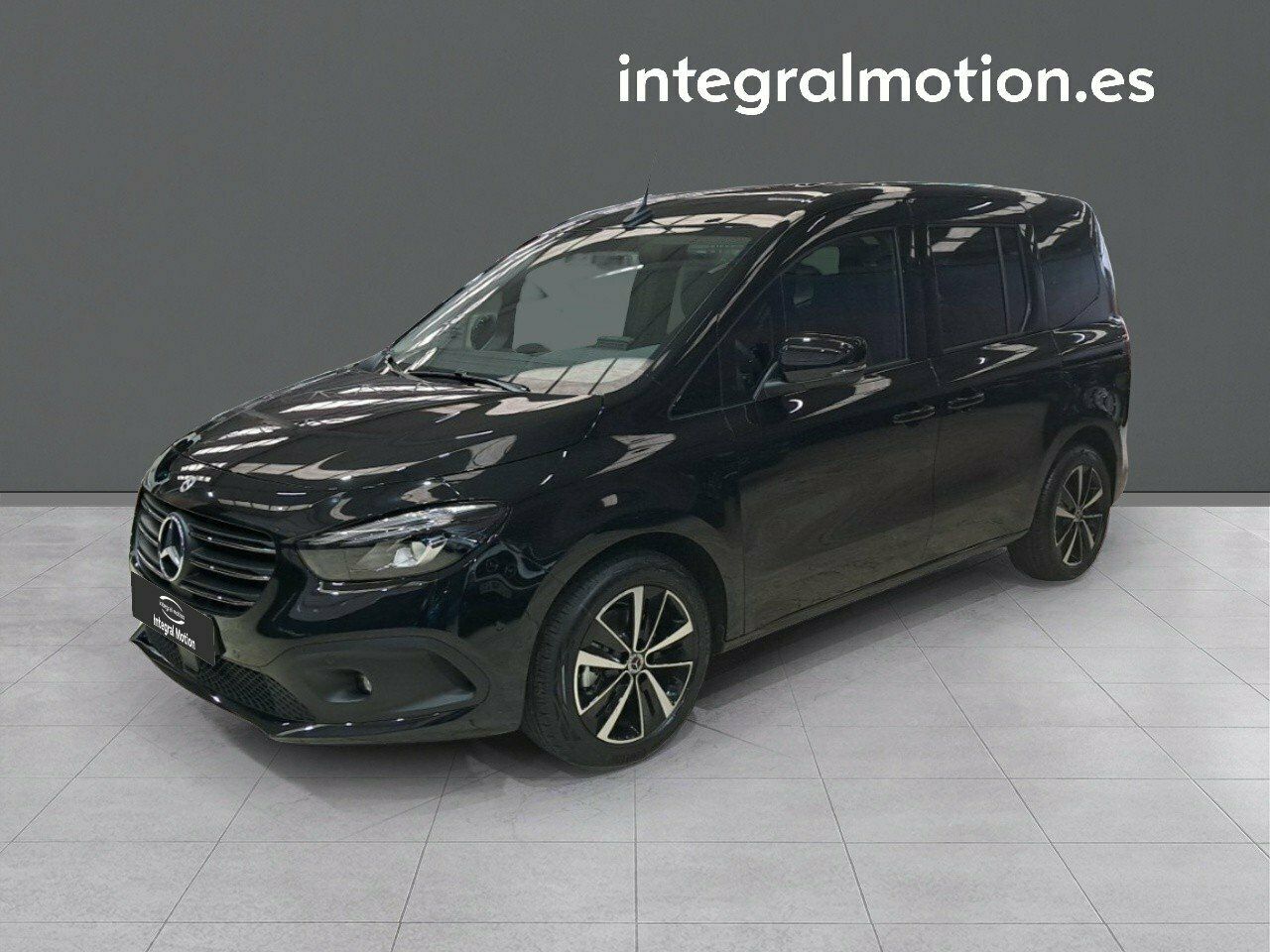 Furgoneta con ayudantes  de segunda mano - mercedes clase t 2025 /