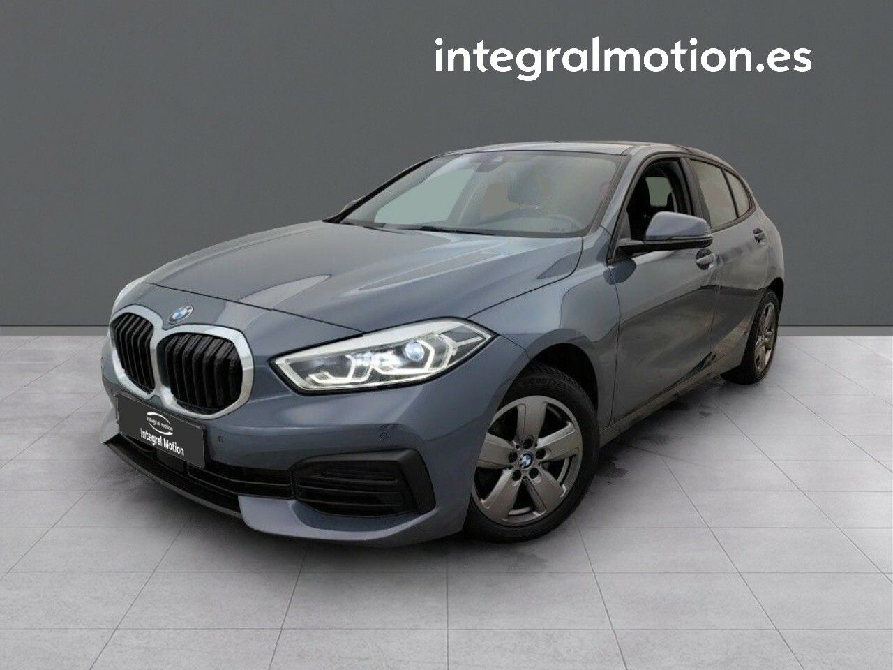 Furgoneta con ayudantes  de segunda mano - bmw serie 1 2021 /