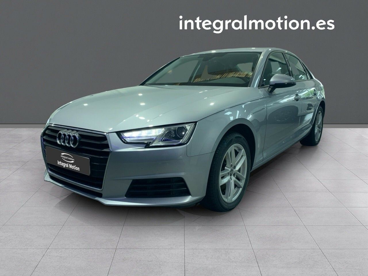 audi a4 2017 /