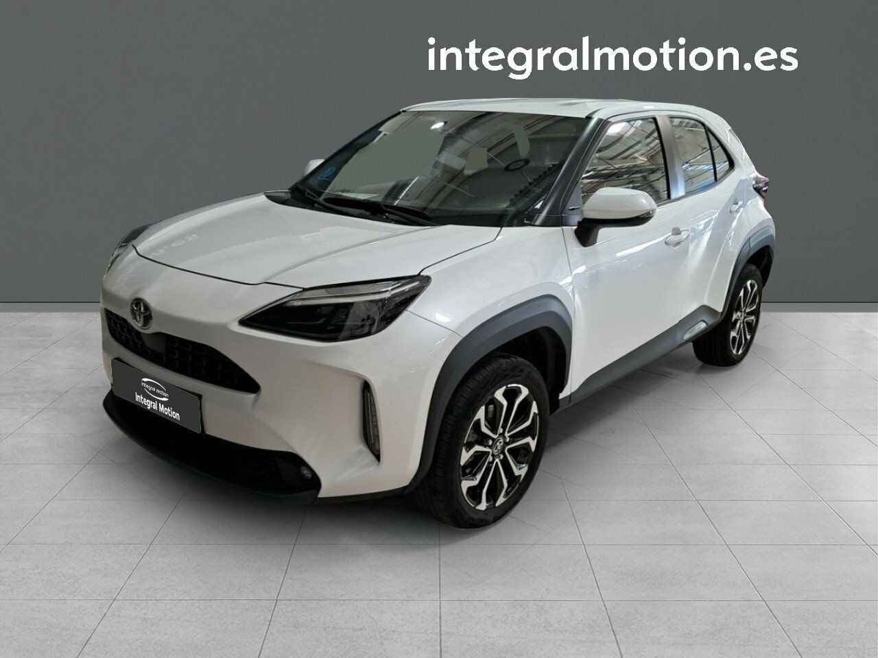 toyota yaris cross 2024 /