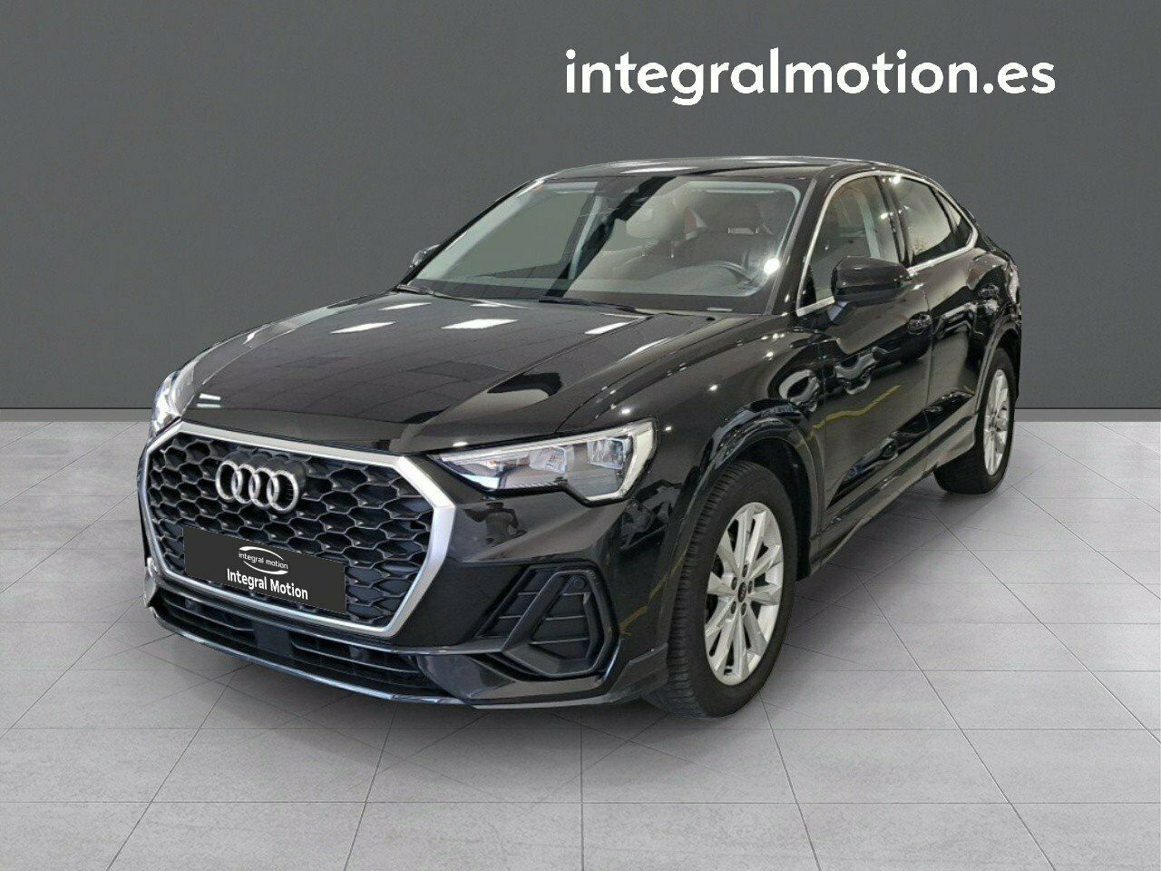 audi q3 2021 /