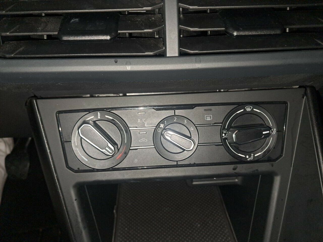 Volkswagen Taigo Life 1.0 TSI 70kW (95CV) - foto 17