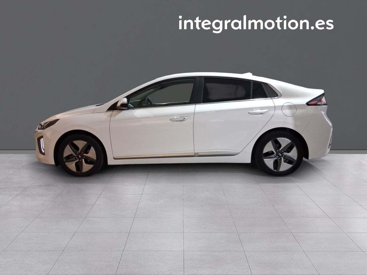 Hyundai IONIQ 1.6 GDI HEV Tecno DCT - foto 24