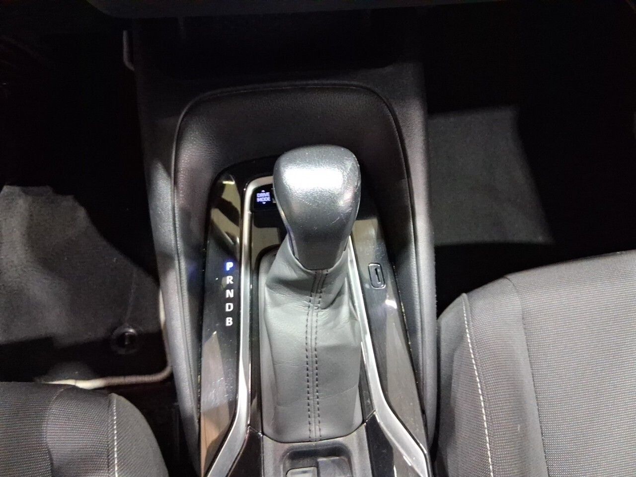 Toyota Corolla 1.8 125H BUSINESS E-CVT - foto 18