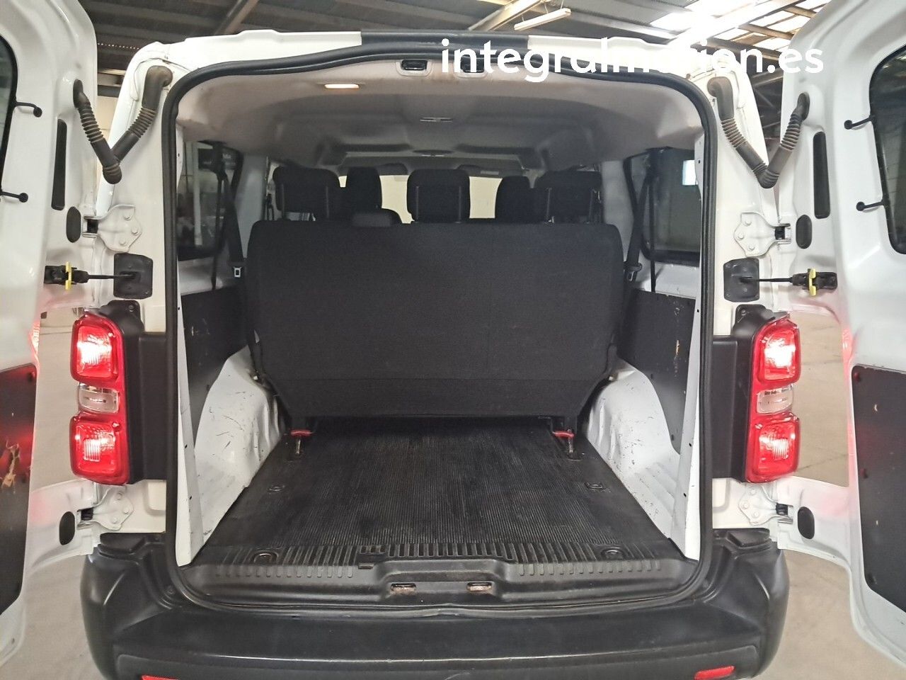 Opel Vivaro 2.0 CDTI SS L1 Combi 9 - foto 6