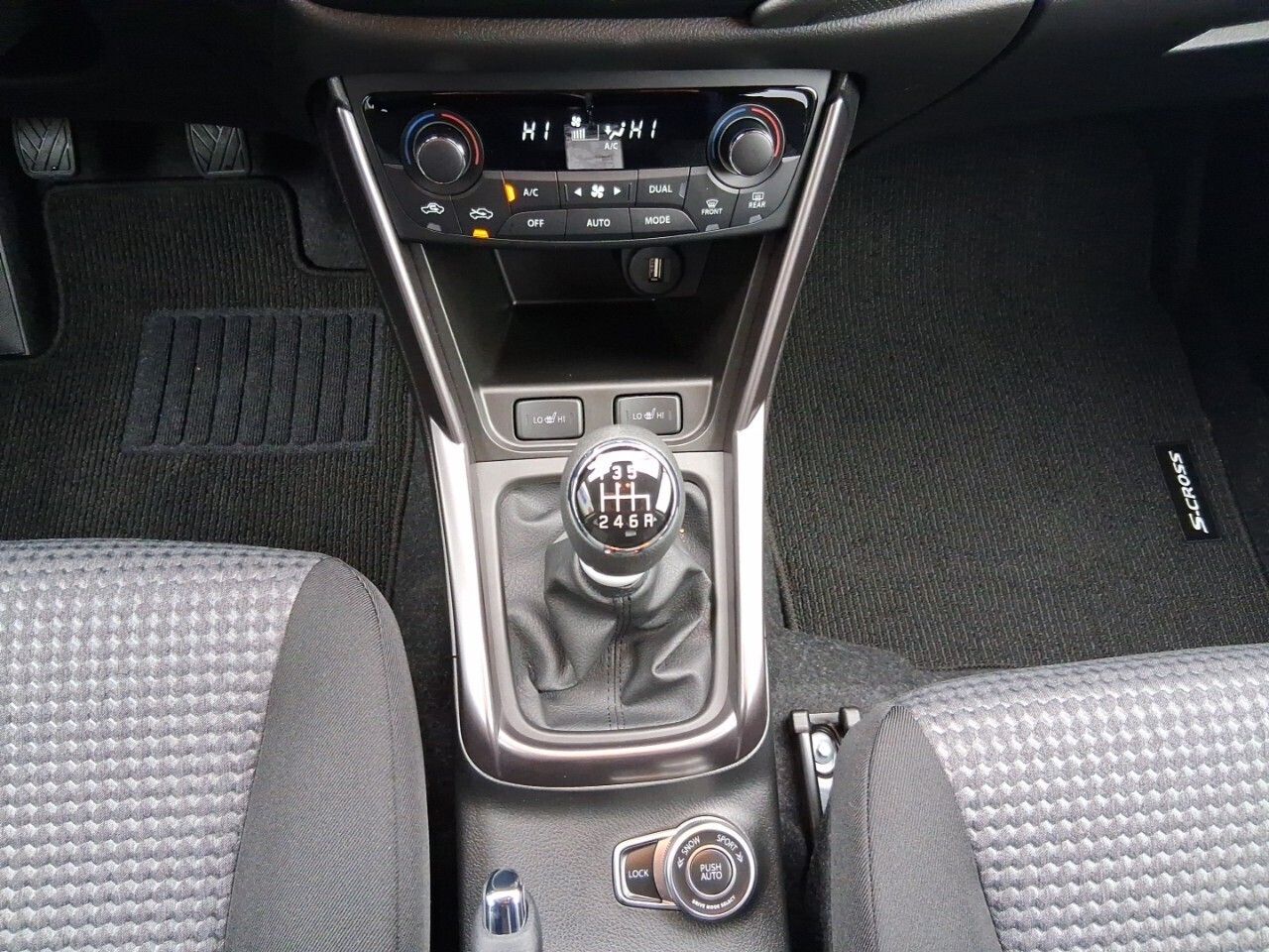 Suzuki SCross 1.4T S2 4WD Mild Hybrid - foto 18