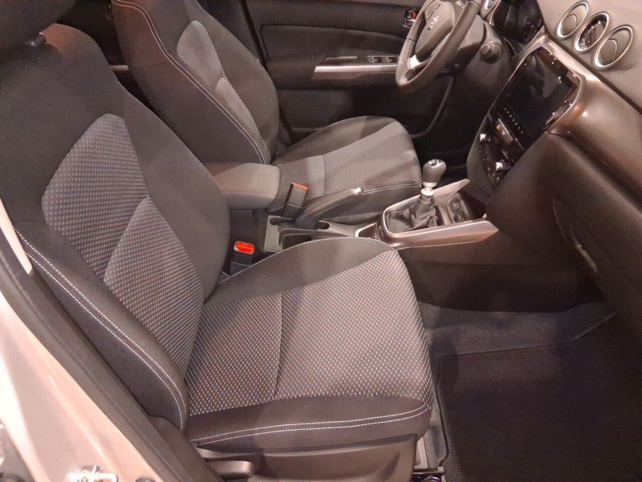 Suzuki SCross 1.4T S2 Mild Hybrid - foto 9