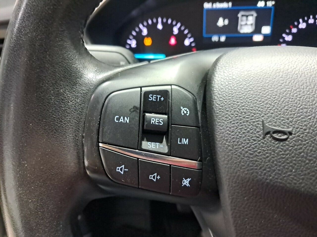 Ford Focus 1.0 Ecoboost 74kW Trend - foto 12