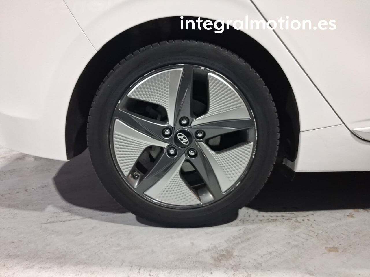 Hyundai IONIQ 1.6 GDI HEV Tecno DCT - foto 29