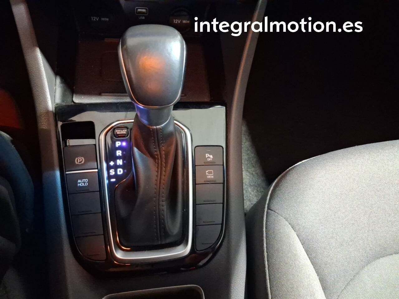 Hyundai IONIQ 1.6 GDI HEV Tecno DCT - foto 18