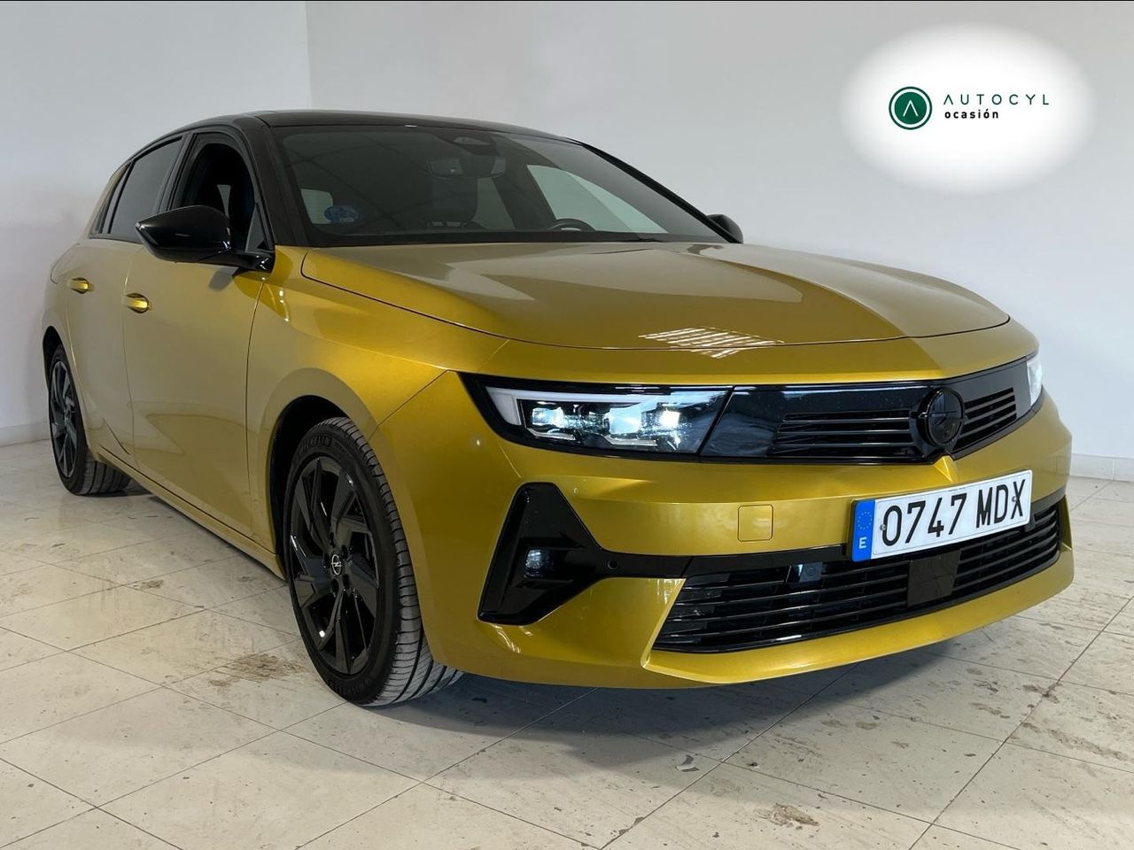 Opel astra 2023 amarillo  de segunda mano - opel astra 2023 /