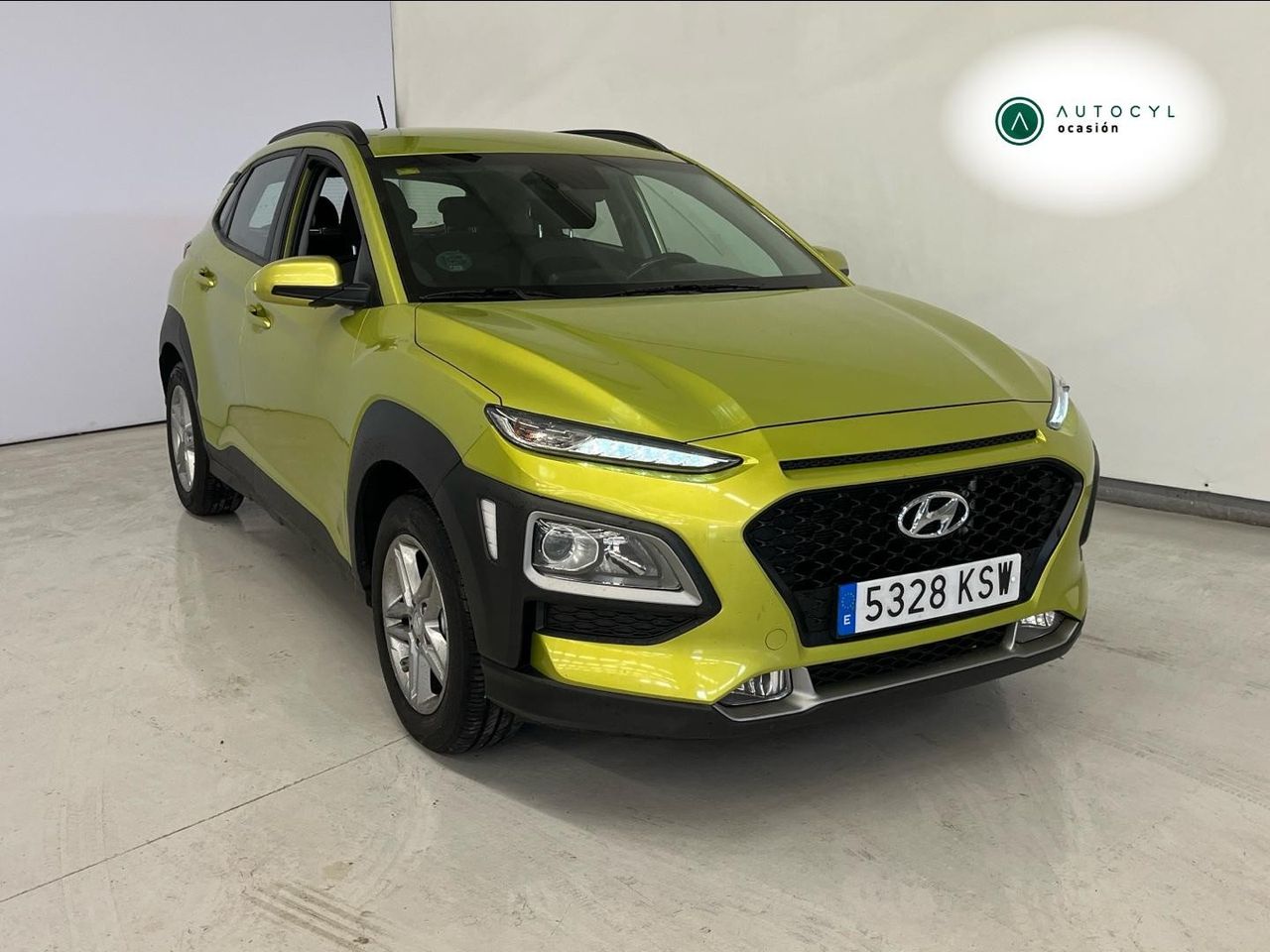 Hyundai i20 color rojo  de segunda mano - hyundai kona 2019 /