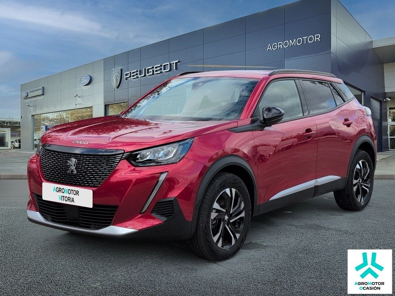Peugeot 2008 Allure Pack PureTech 100 S&S 6 Vel. MAN (1PP1SYRL8KB0A0E0)
 Habillaje: Rojo Elixir (barnizado) (M5V 