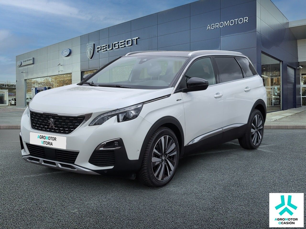 Peugeot 5008 GT Line PureTech 130 S&S 6 Vel. MAN â¬6.2 (Solo stock)
 Habillaje: Blanco Nacarado / C&T IMILA  