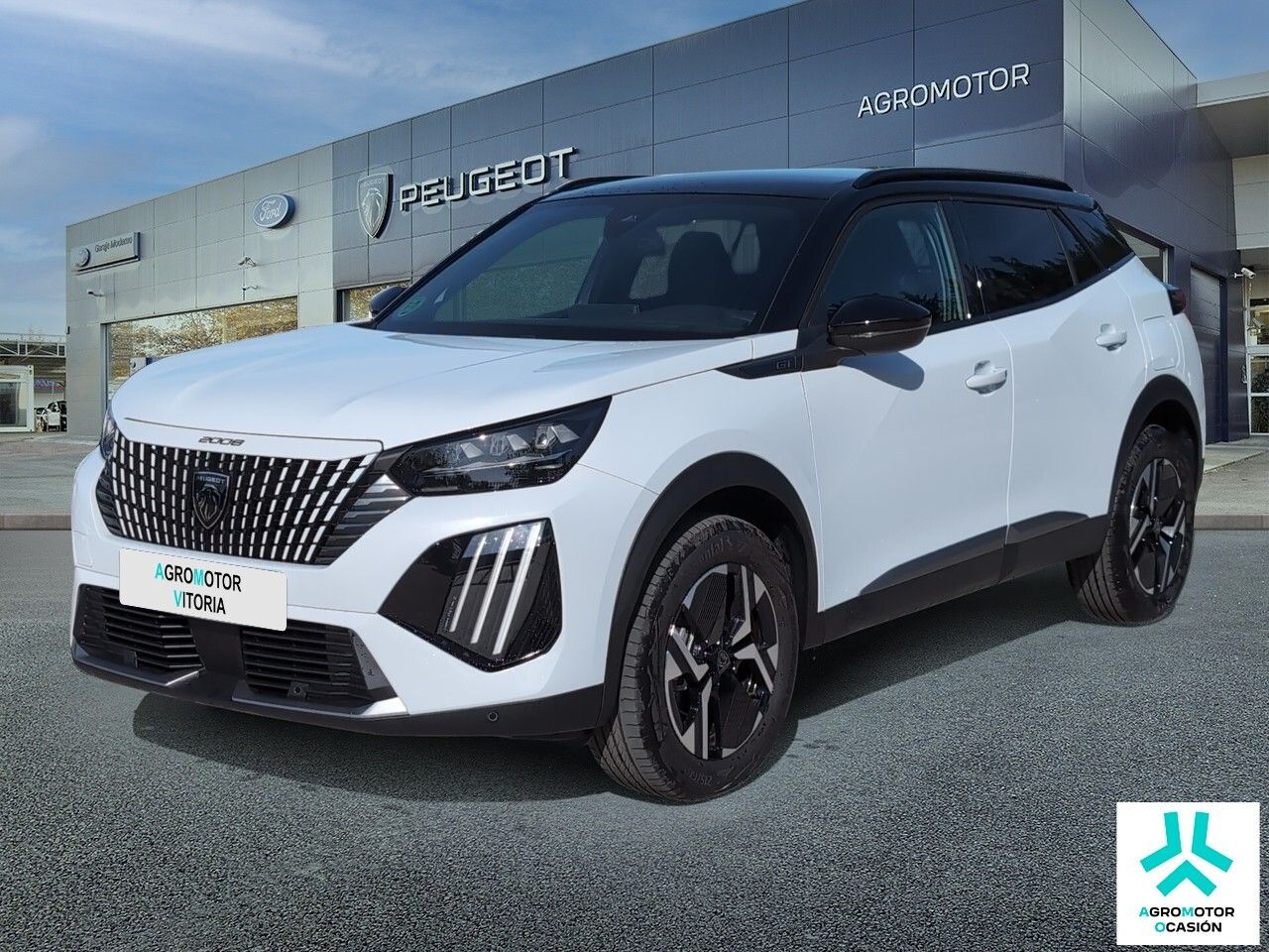 Peugeot 2008 GT PureTech 130 S&S EAT8 (1PP1SYTM61B0A0F0)
 Habillaje: Blanco Okenite (metalizado) (M0SU) / Tapice 