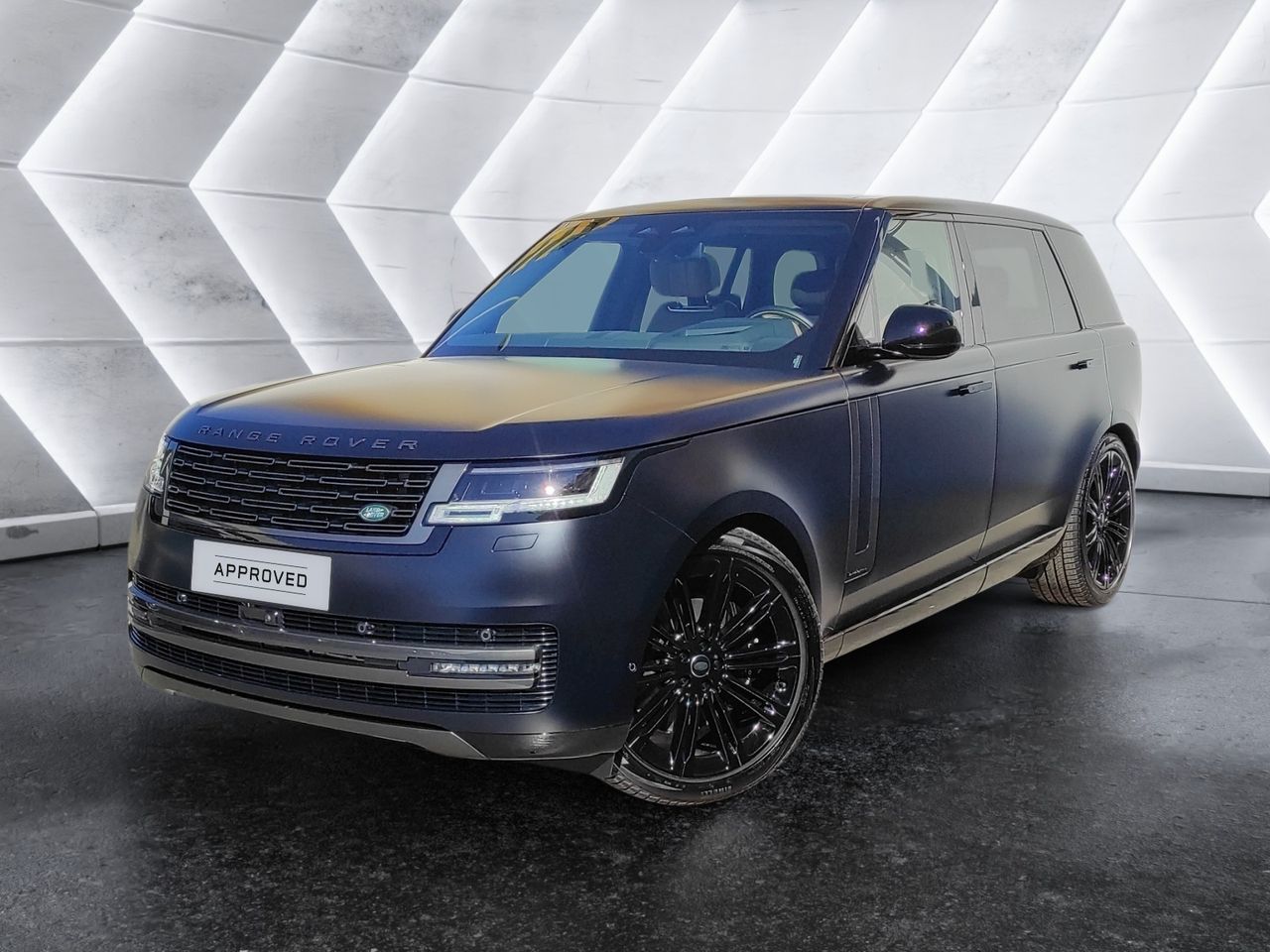 land-rover range rover 2024 /