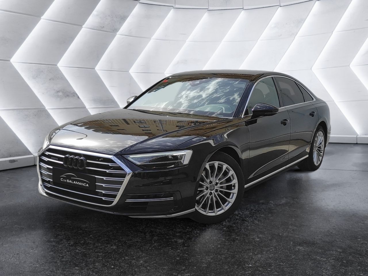 Servicio de recogida de muebles usados  de segunda mano - audi a8 2019 /