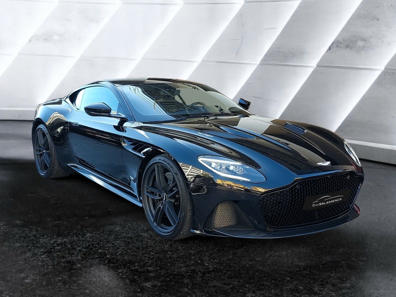 aston martin dbs 2022 / foto grande (2)