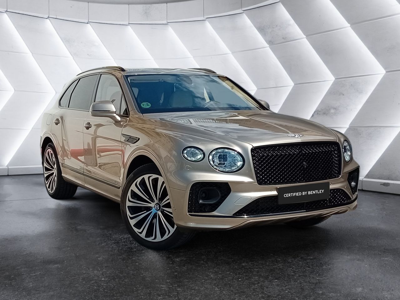 bentley bentayga 2024 / foto grande (3)