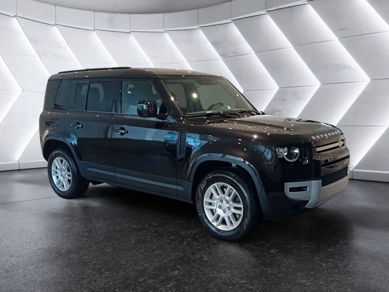 land-rover defender 2025 /
