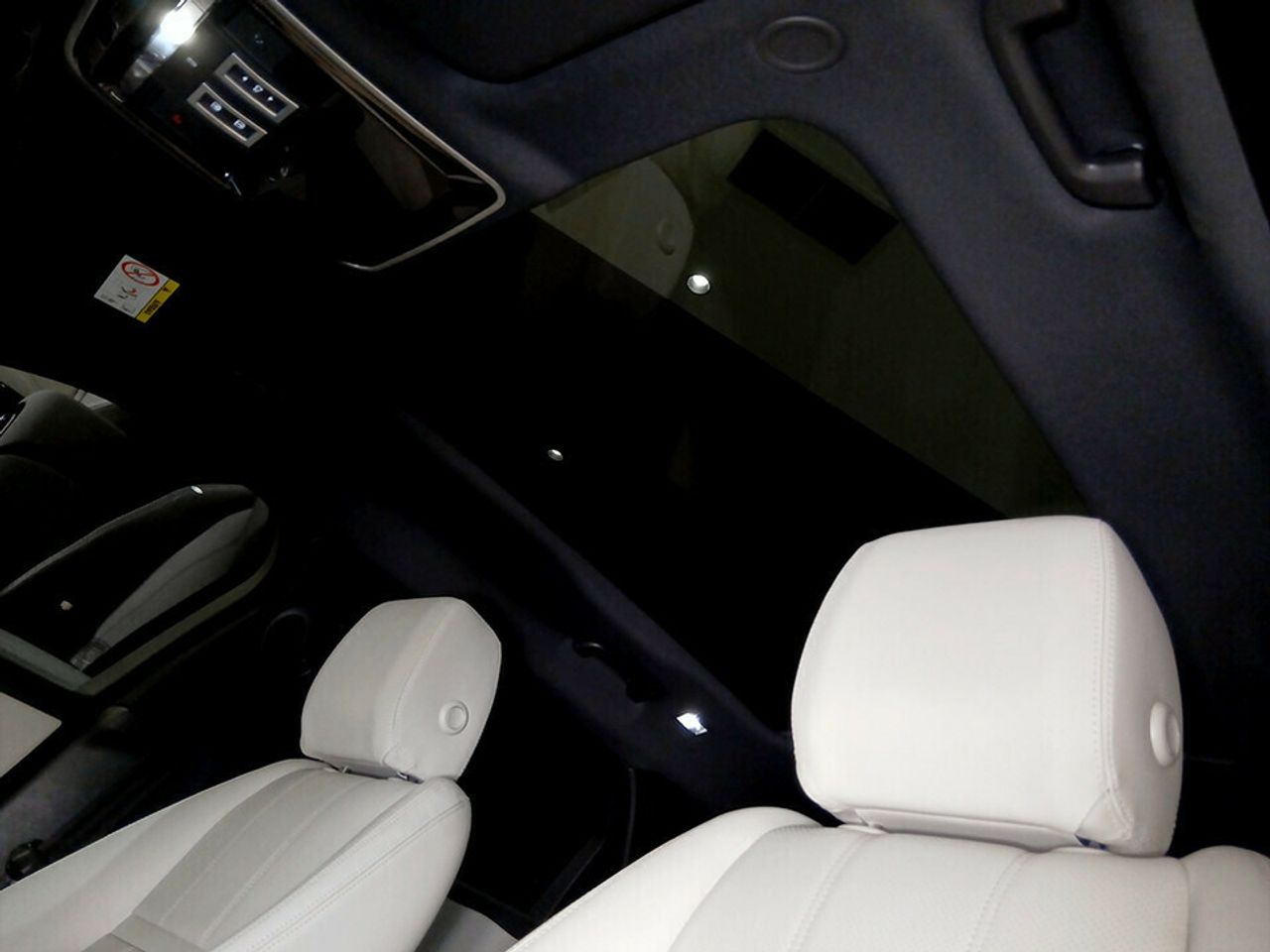 Land-Rover Range Rover Velar 2.0D I4 150kW R-Dynamic SE 4WD  - foto 20