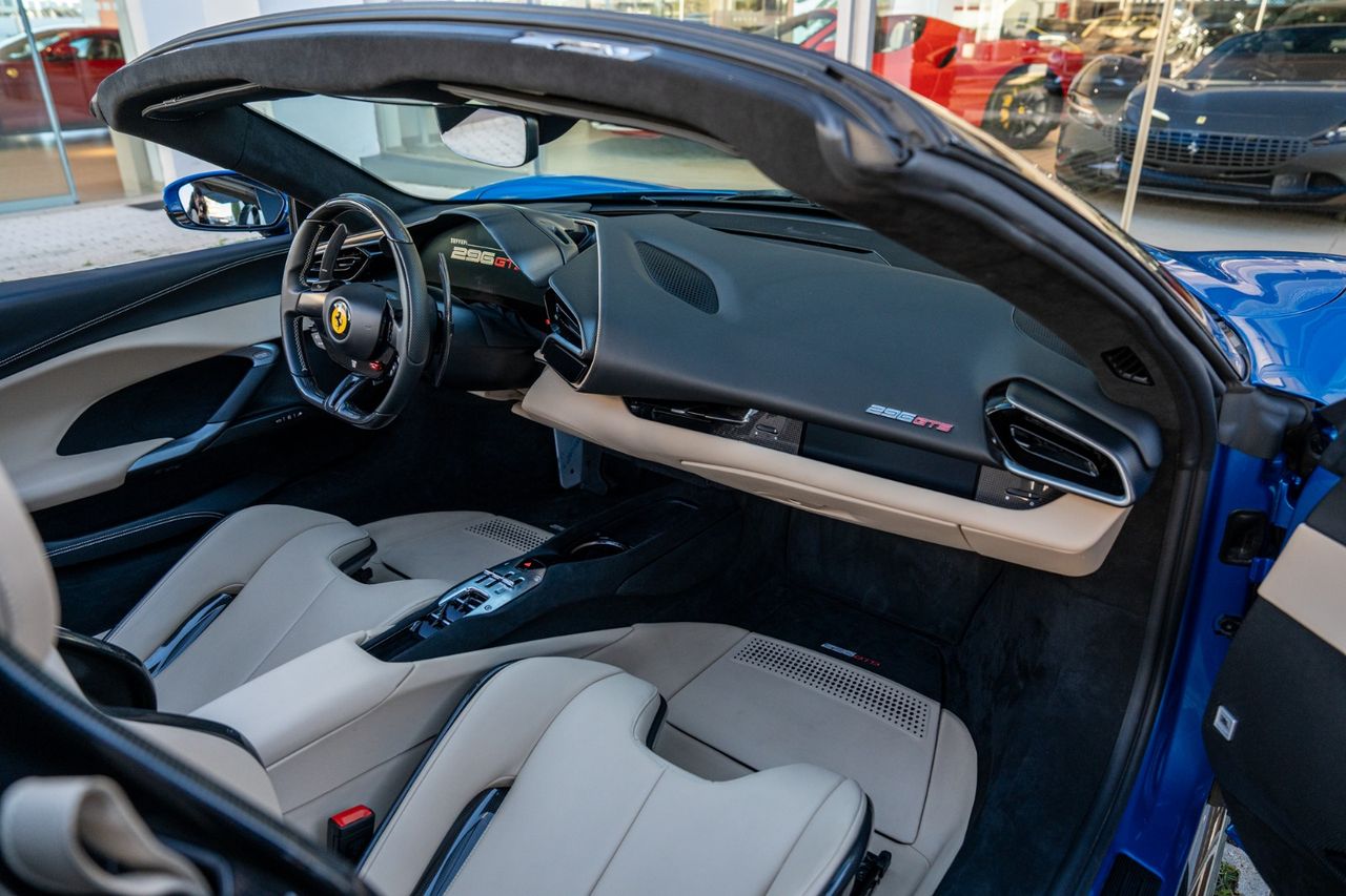 Ferrari 296 GTS - foto 15