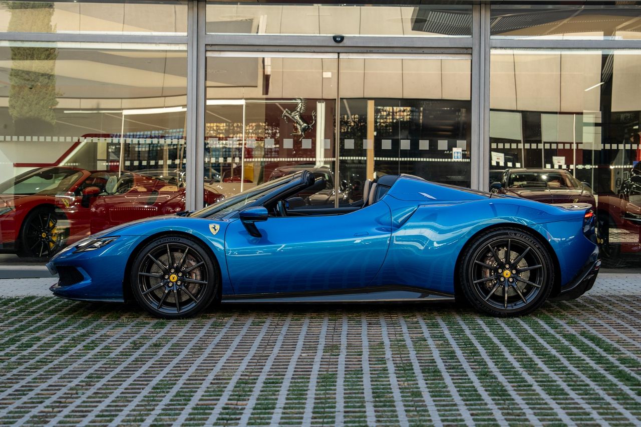 Ferrari 296 GTS - foto 5