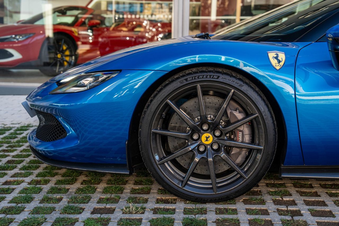 Ferrari 296 GTS - foto 10