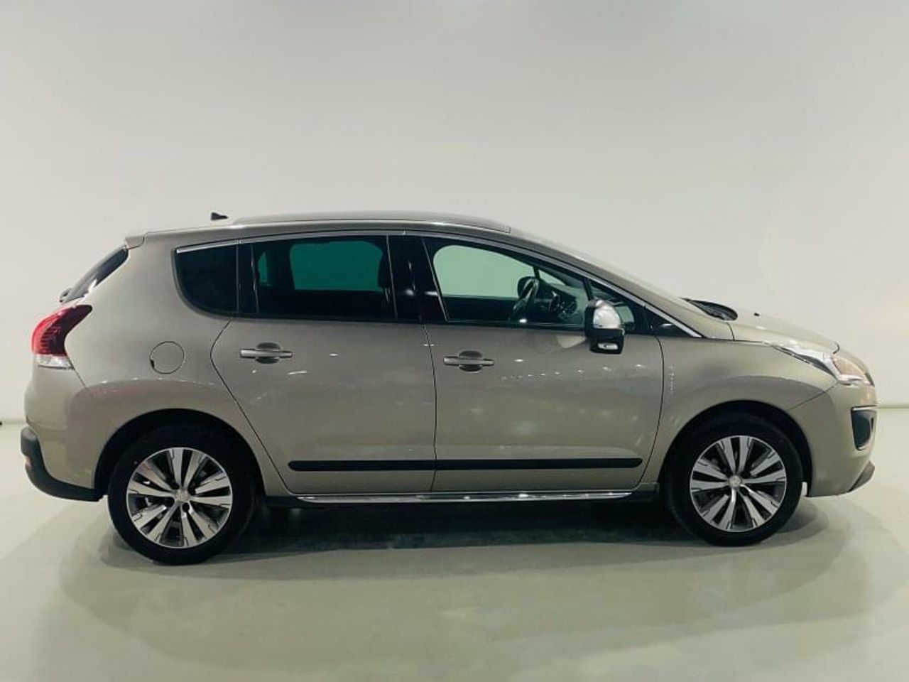 Descubre como  de segunda mano - peugeot 3008 2016 /