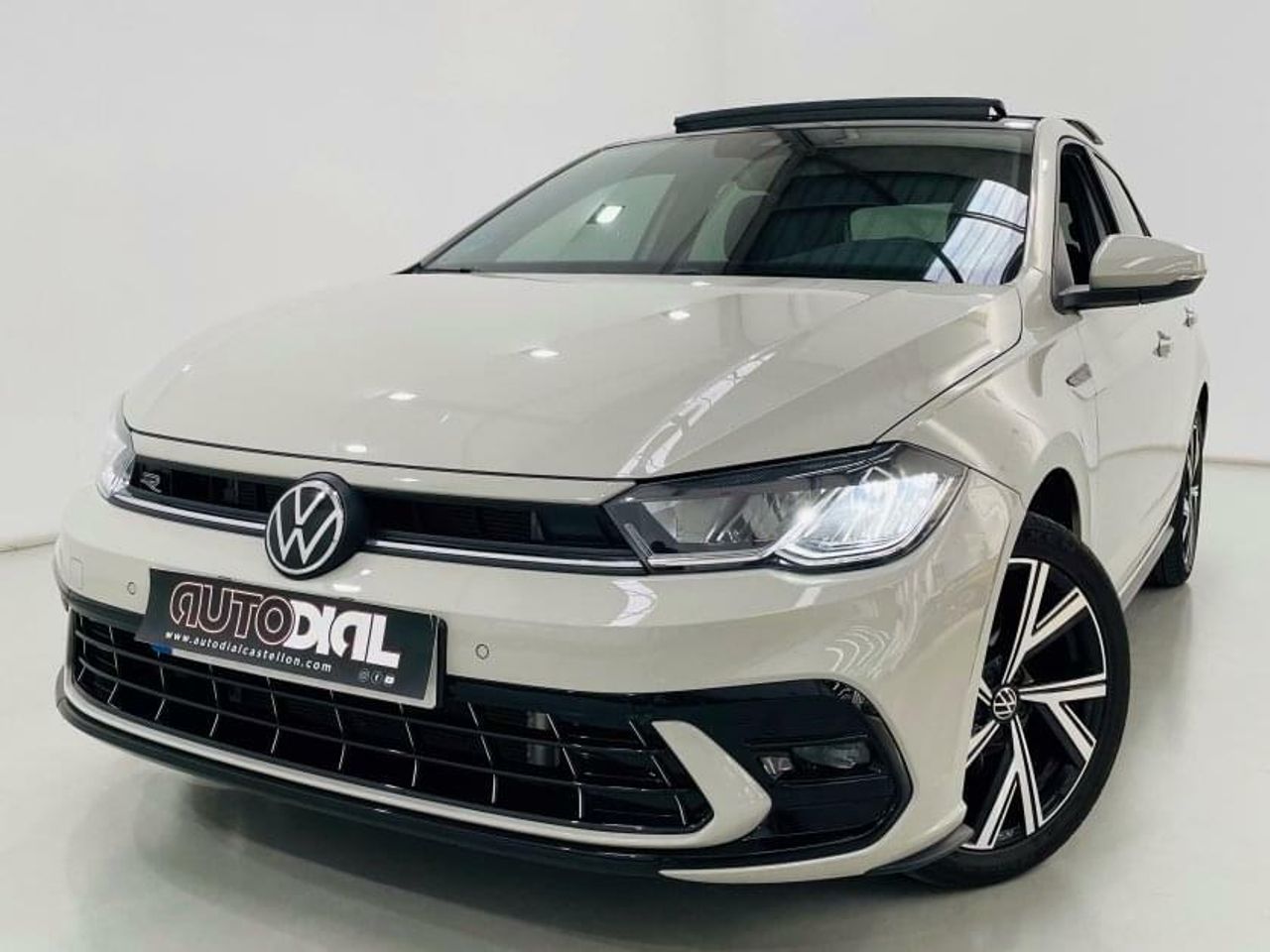 Descubre como  de segunda mano - volkswagen polo 2023 /