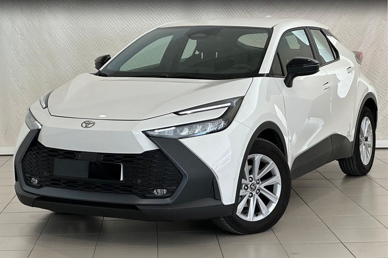 Foto toyota c-hr 2024 /