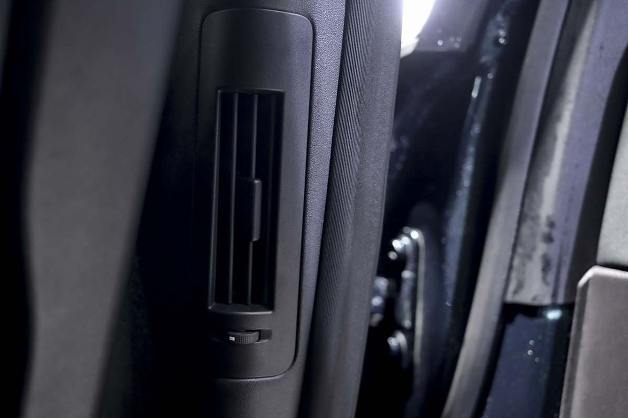 Land-Rover Discovery 2.0 I4 TD4 132kW 180CV HSE Auto - foto 71