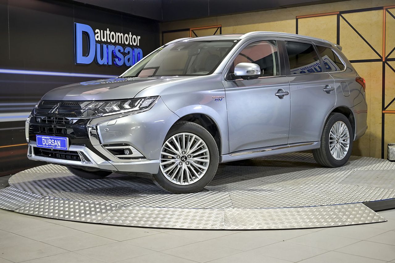 mitsubishi outlander 2020 /