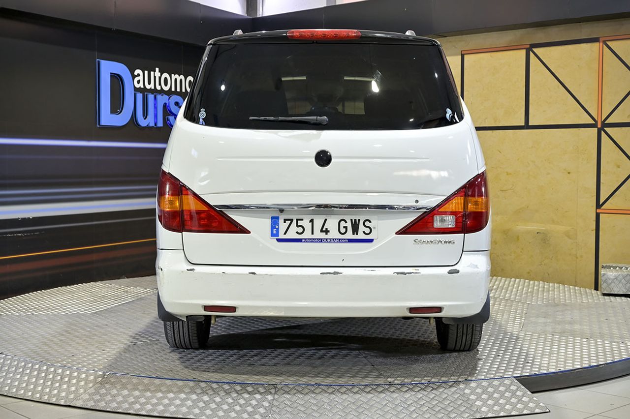 SsangYong Rodius 270Xdi Limited - foto 11