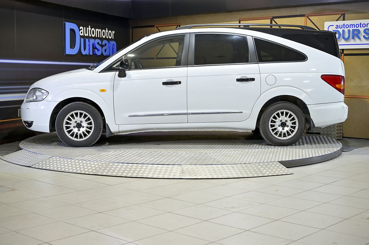 SsangYong Rodius 270Xdi Limited - foto 19