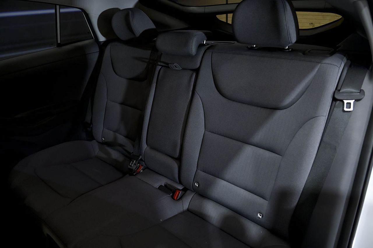 Hyundai IONIQ 1.6 GDI HEV Tecno DCT - foto 15