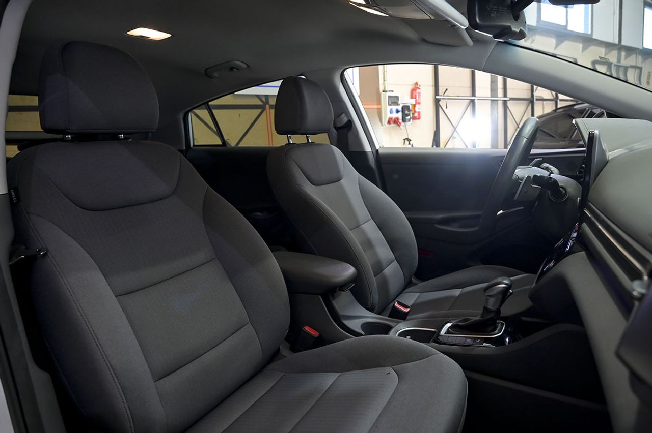 Hyundai IONIQ 1.6 GDI HEV Tecno DCT - foto 30