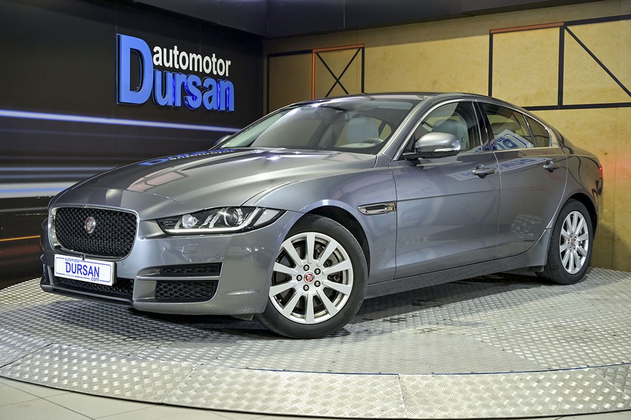 Foto jaguar xe 2017 /