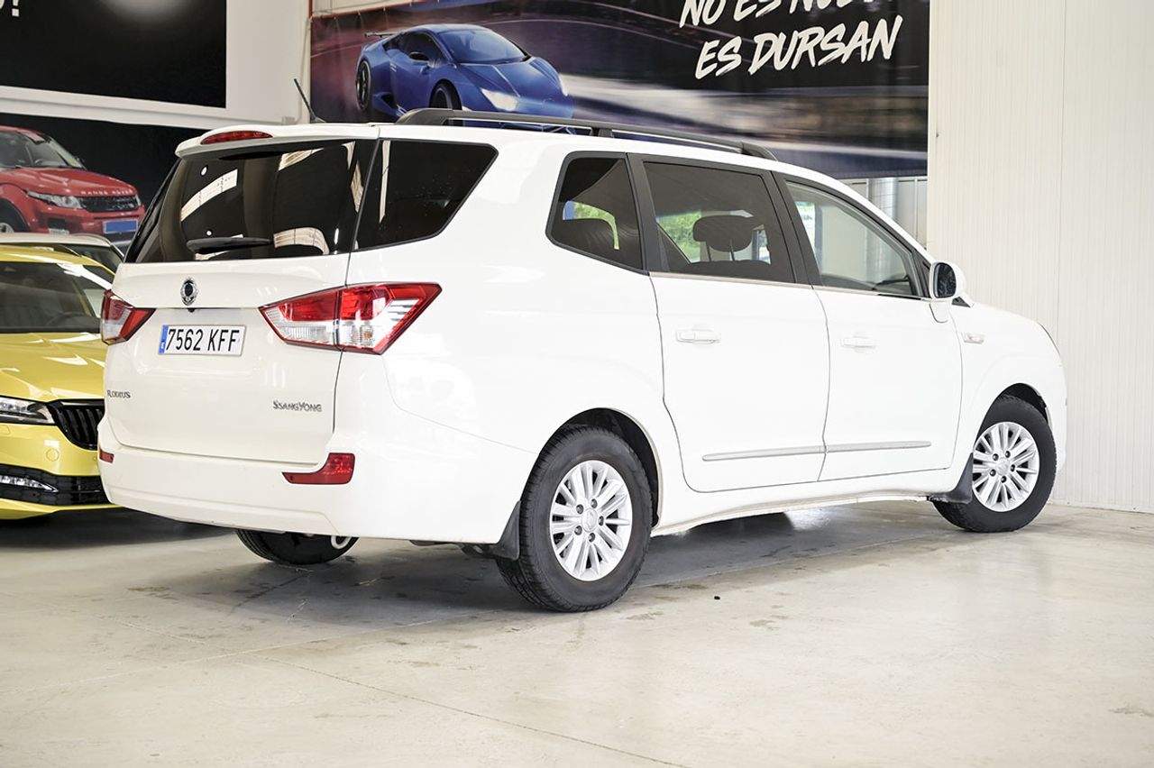 ssangyong rodius 2017 / foto grande (3)