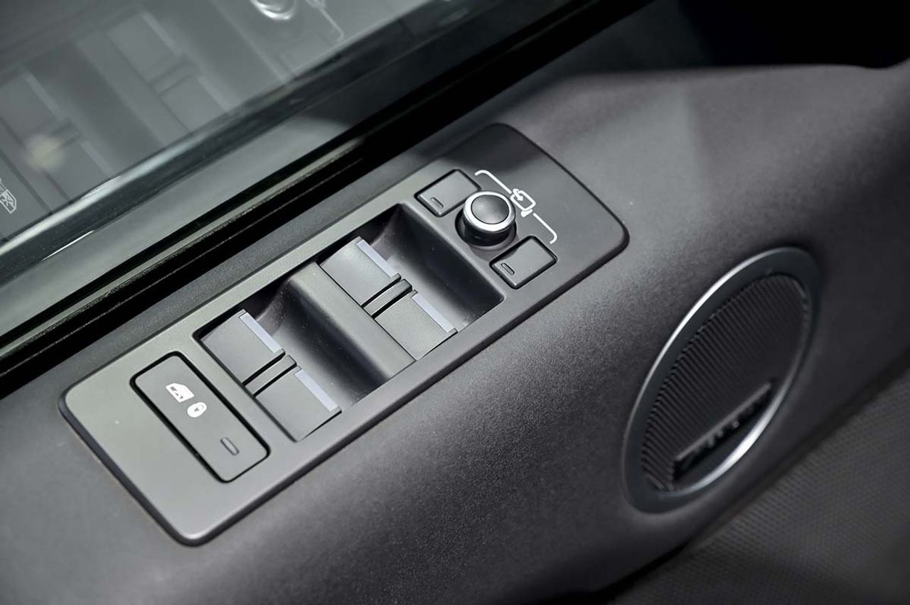 Land-Rover Discovery 2.0 I4 TD4 132kW 180CV HSE Auto - foto 24