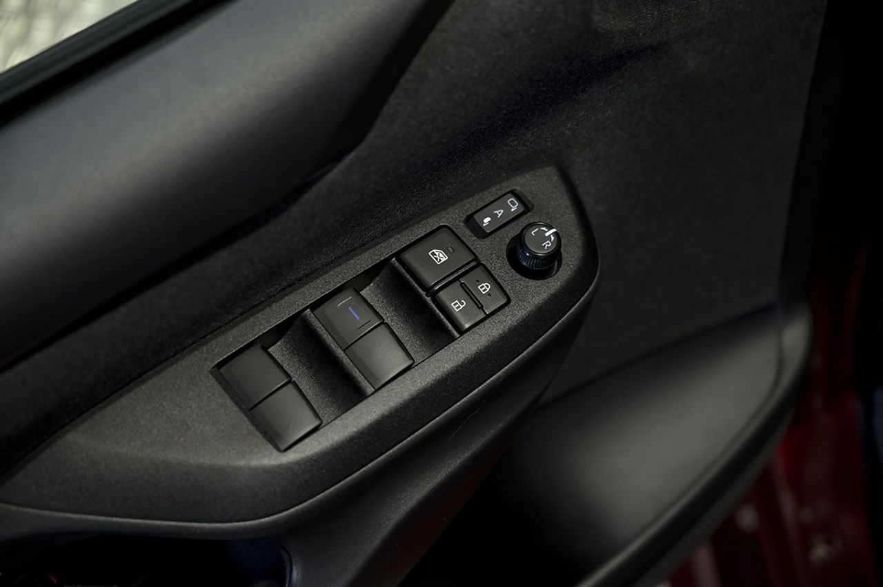 Toyota Yaris 1.5 120H Style P. Premier Edition - foto 22