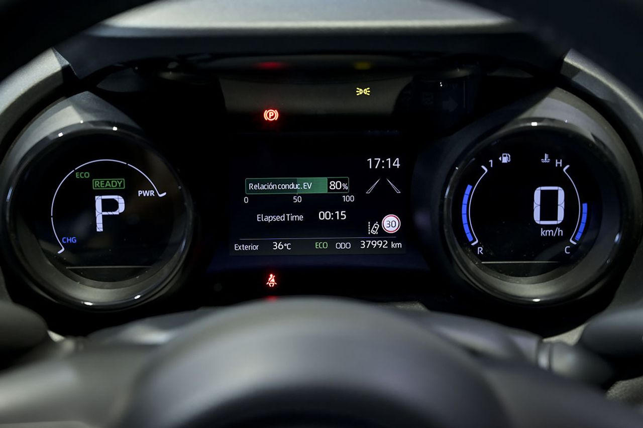 Toyota Yaris 1.5 120H Style P. Premier Edition - foto 7