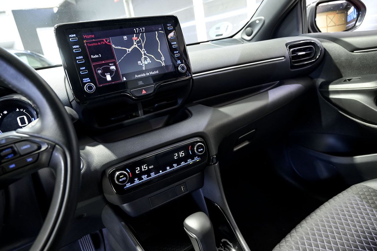 Toyota Yaris 1.5 120H Style P. Premier Edition - foto 30