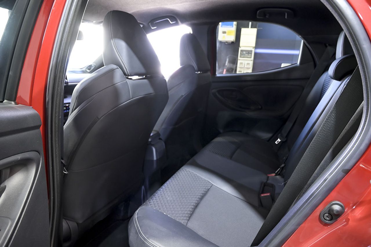 Toyota Yaris 1.5 120H Style P. Premier Edition - foto 16